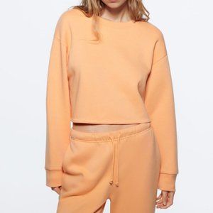 NWT Zara Plush Cropped Sweatshirt in Orange, Small